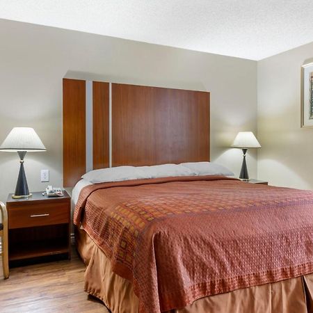 Riverside Inn & Suites Экстерьер фото