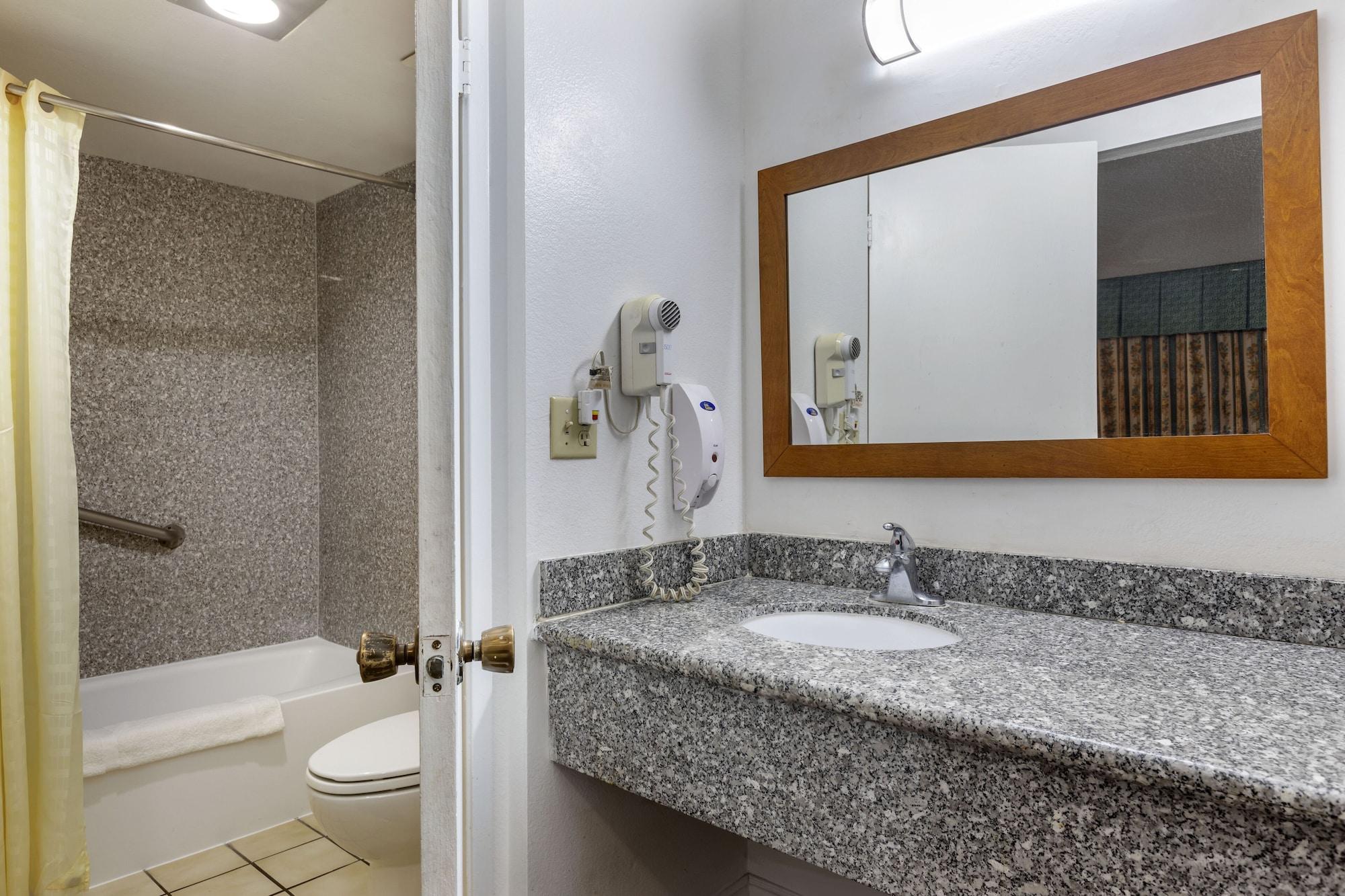 Riverside Inn & Suites Экстерьер фото
