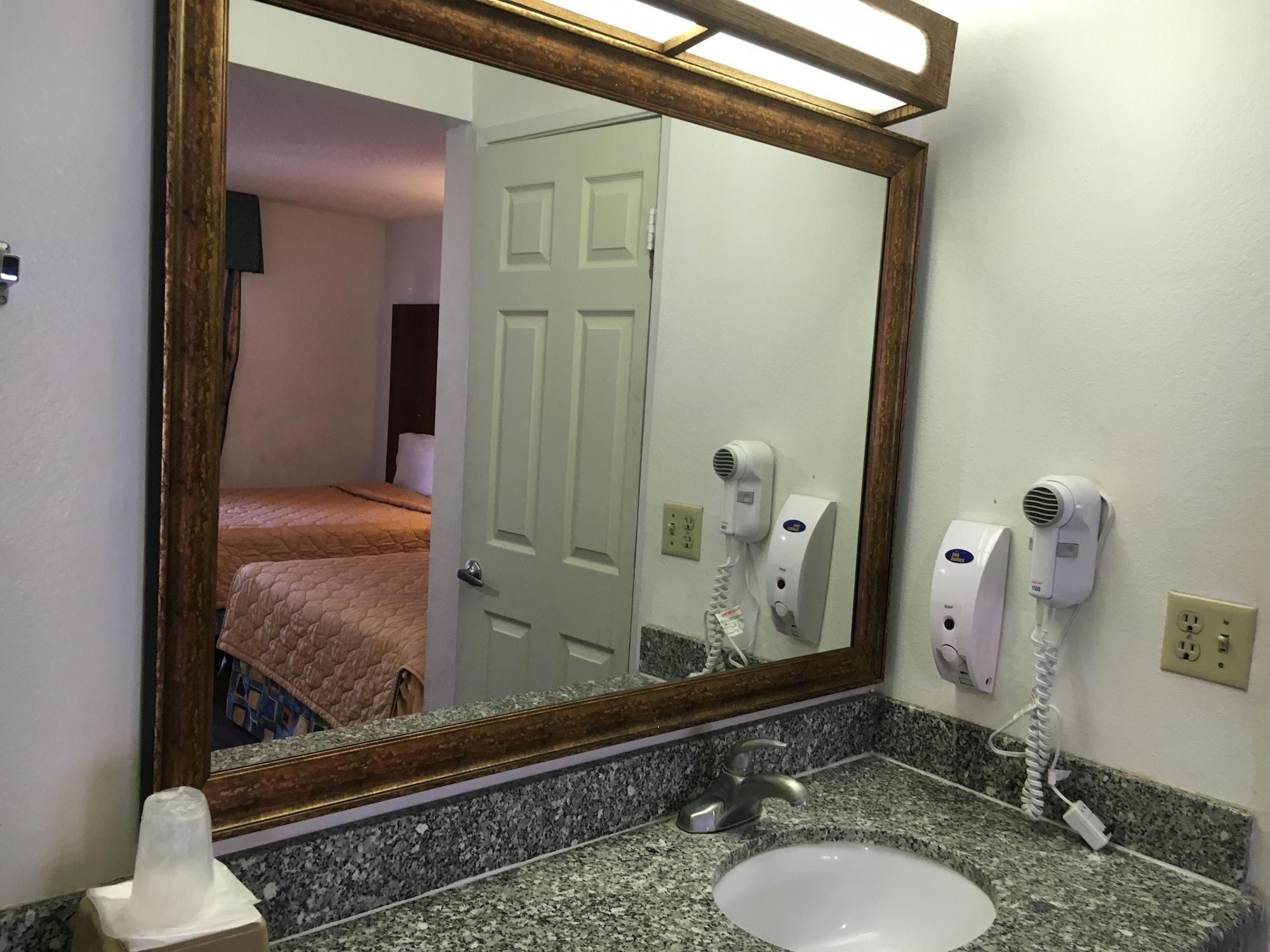 Riverside Inn & Suites Экстерьер фото