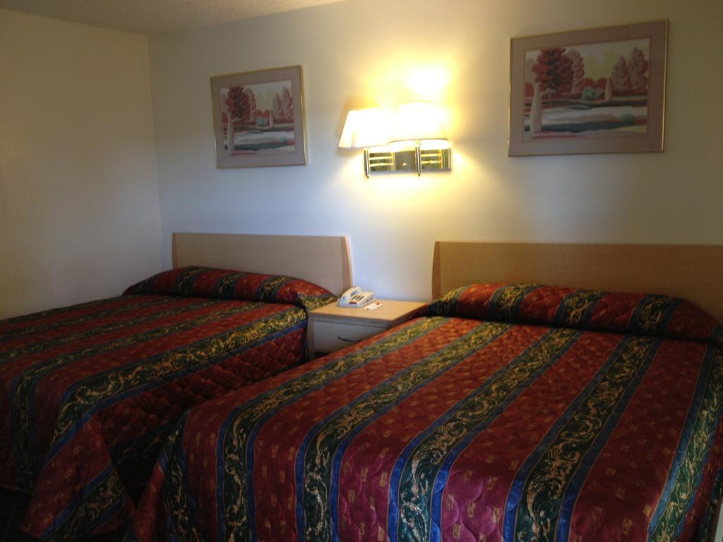 Riverside Inn & Suites Экстерьер фото