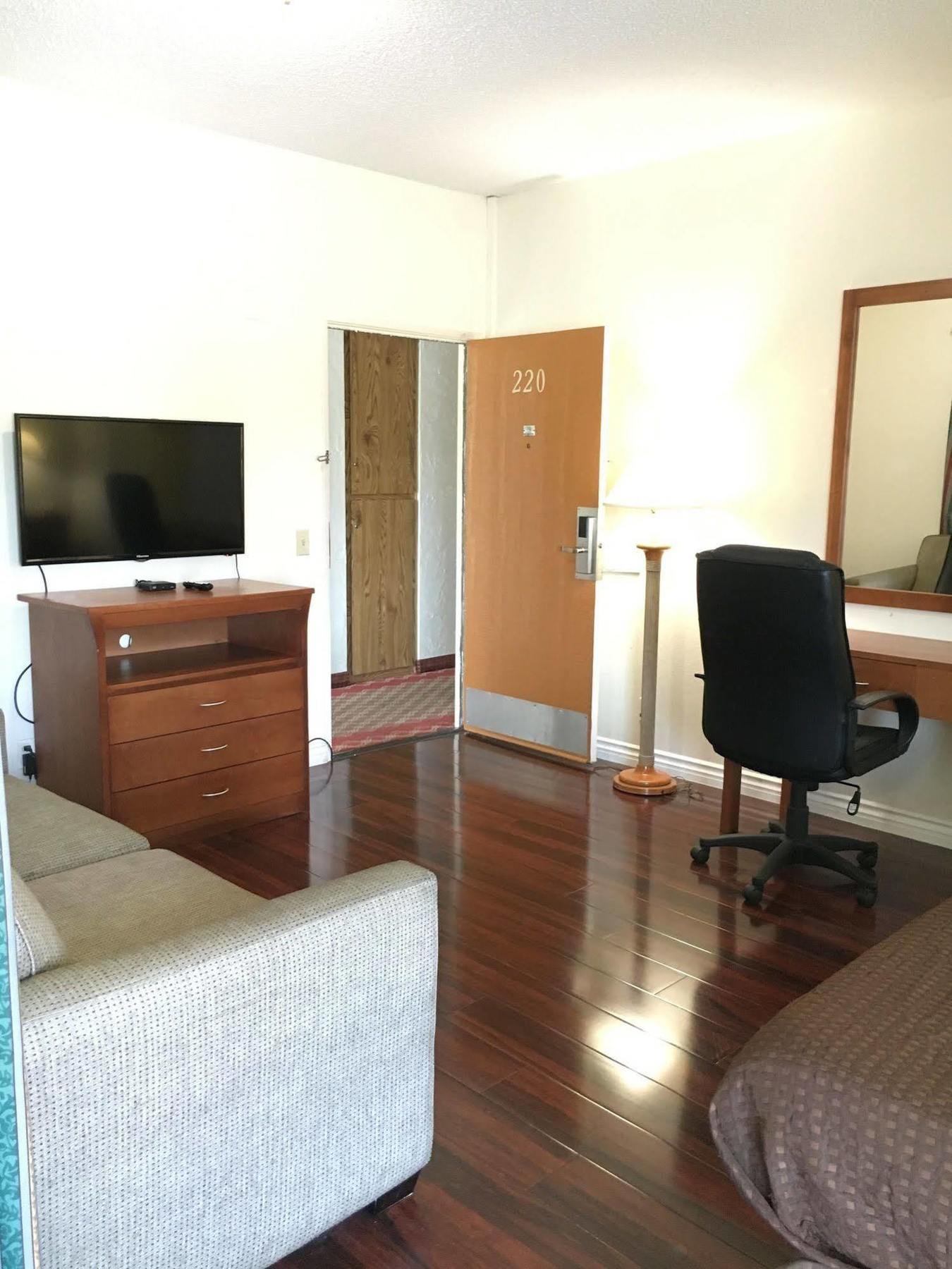 Riverside Inn & Suites Экстерьер фото