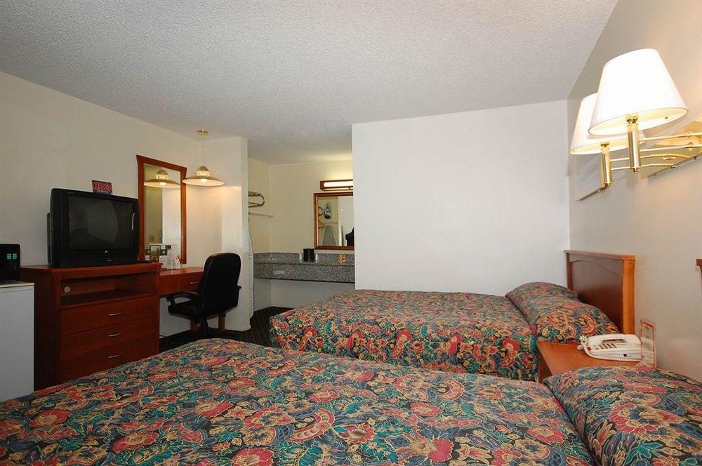 Riverside Inn & Suites Экстерьер фото