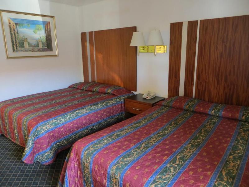Riverside Inn & Suites Экстерьер фото